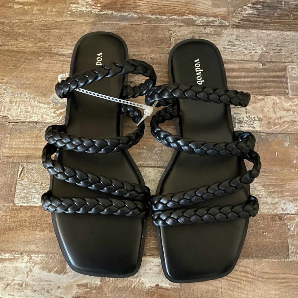 Black sandals size 6 NEW - Picture 1 of 3